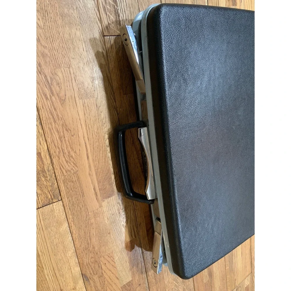 Samsonite Vintage Hard Shell Briefcase Black Retro 90s Y2K Dark Academia Minimal
